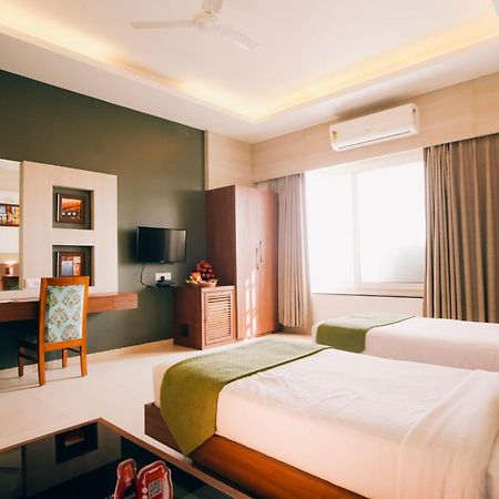 Imperial Heights Hotel เดฟการ์ ภายนอก รูปภาพ