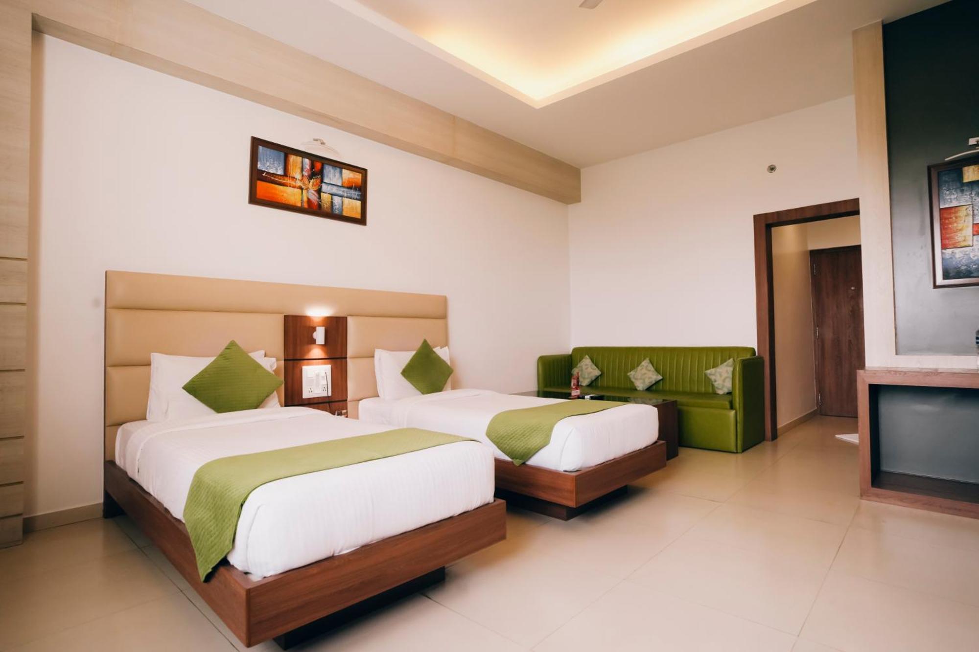 Imperial Heights Hotel เดฟการ์ ภายนอก รูปภาพ