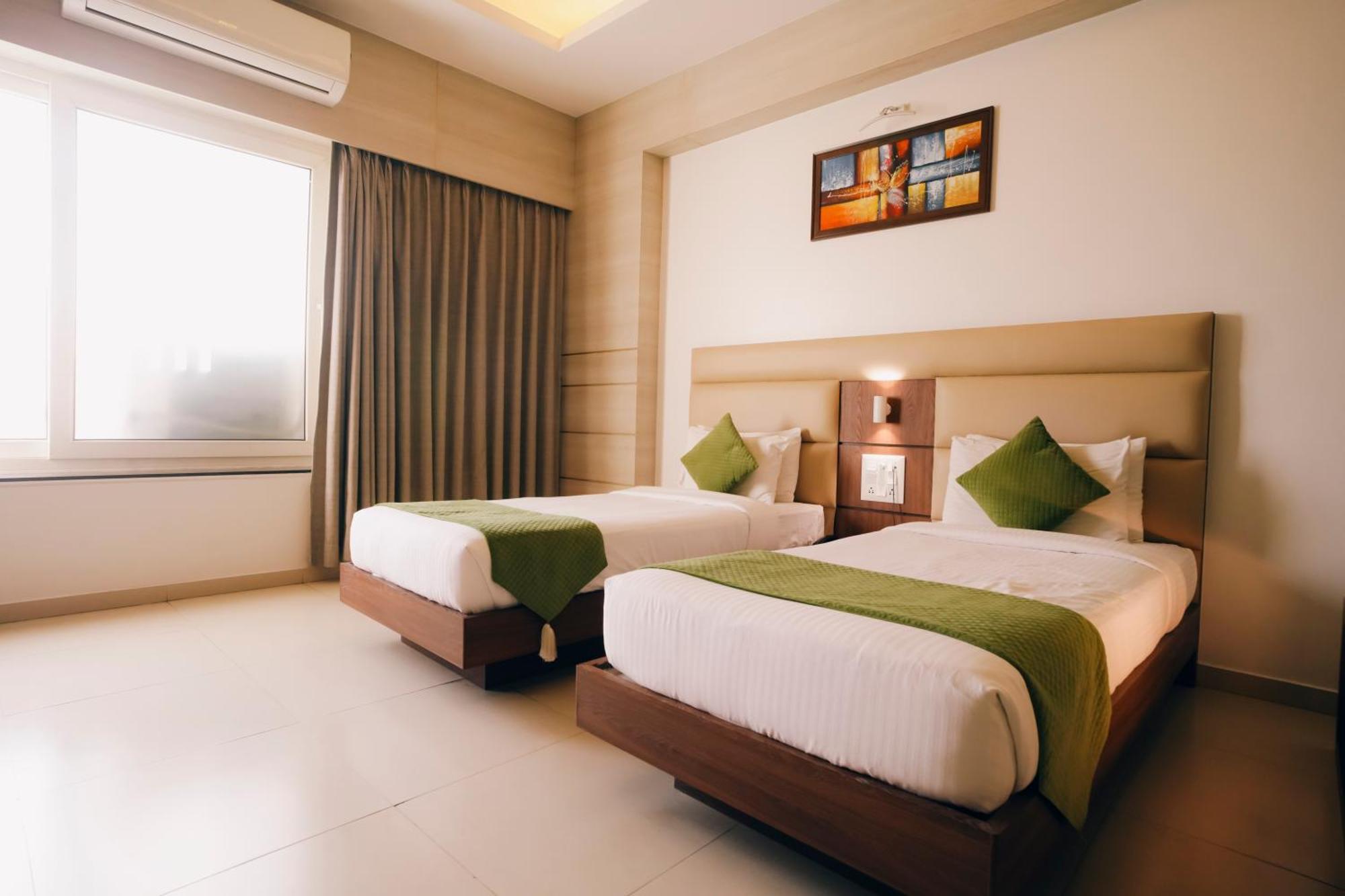 Imperial Heights Hotel เดฟการ์ ภายนอก รูปภาพ