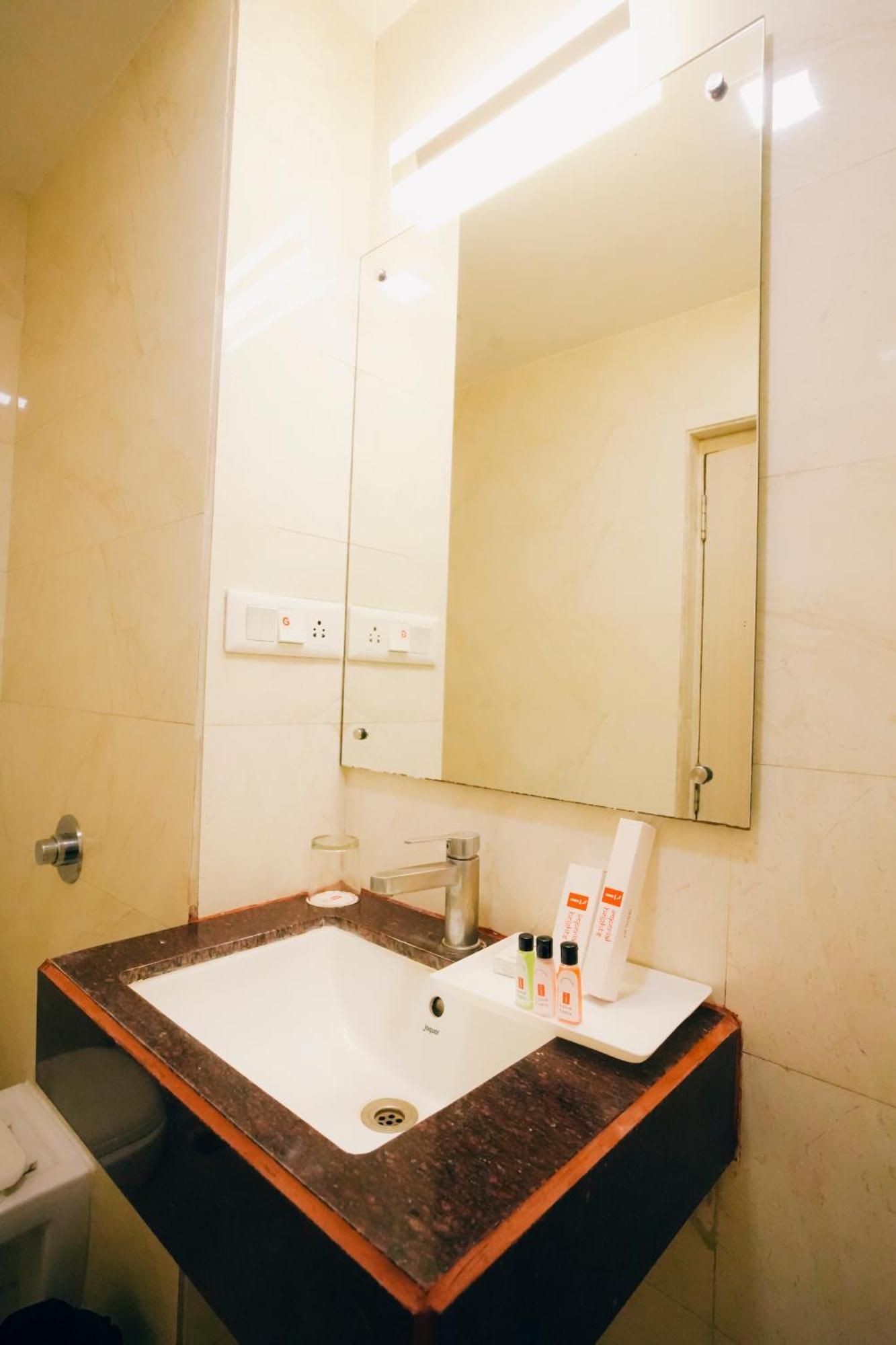Imperial Heights Hotel เดฟการ์ ภายนอก รูปภาพ
