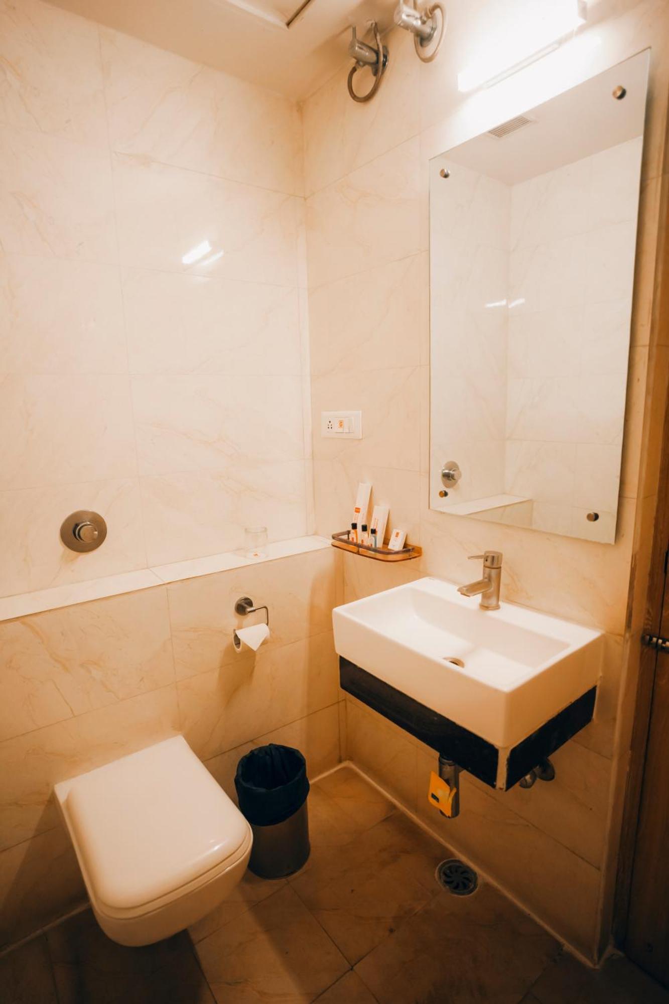 Imperial Heights Hotel เดฟการ์ ภายนอก รูปภาพ